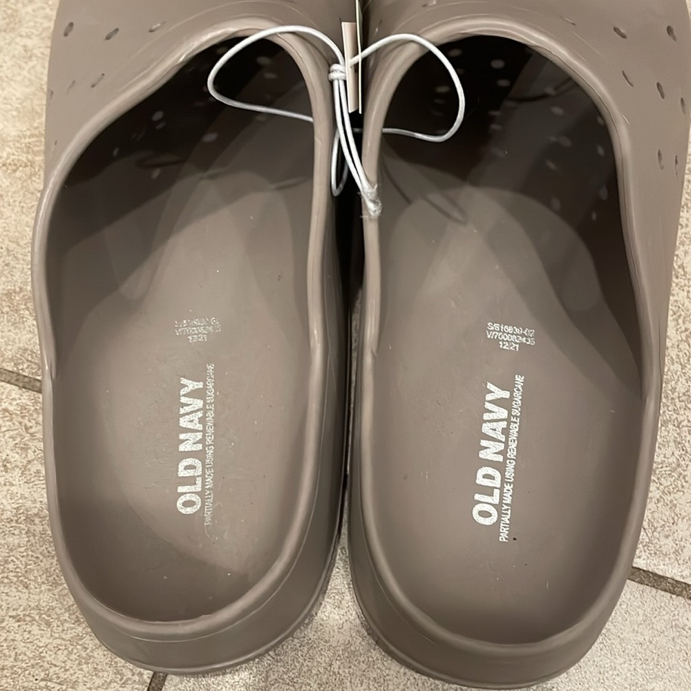 Old Navy neutral clogs - Picture 3 of 4